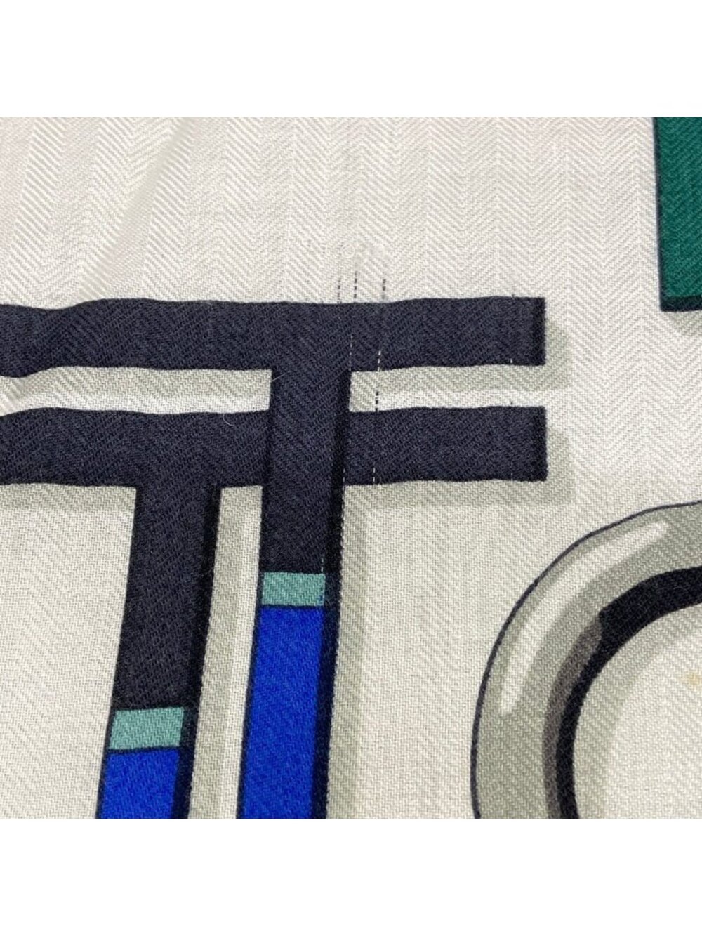 Hermes Shawl Carre Geant 140 Ivory Black Multi en Boucles Cashmere Silk Scarf - Picture 6 of 8